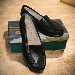 NIB Tripad Comfort SAS Simplify Slip-On Leather Moccasin Loafers